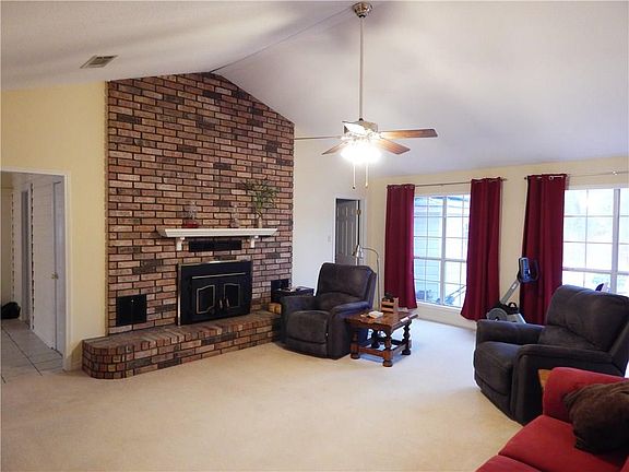 3rd image of 157 Northwood Ln