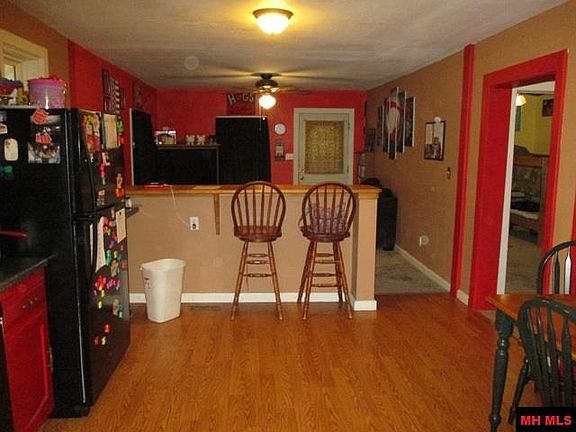 5th image of 717 N Estes Ave
