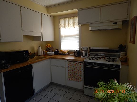 2nd image of 1319 Mandel Ave