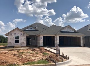 2716 Pebble Creek St, Moore, OK 73160