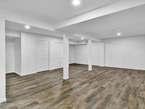 5th image of 1453 Overton Ln
