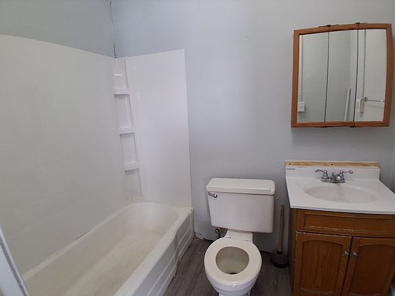 4th image of 425-3C N Vermilion St