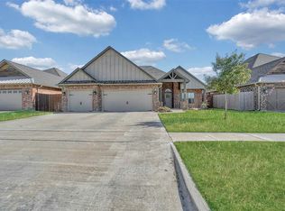913 NE Scissortail Dr, Lawton, OK 73507