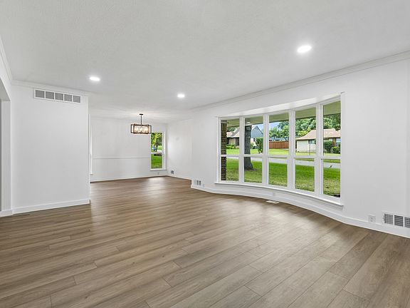 4th image of 1440 Acapulco Dr