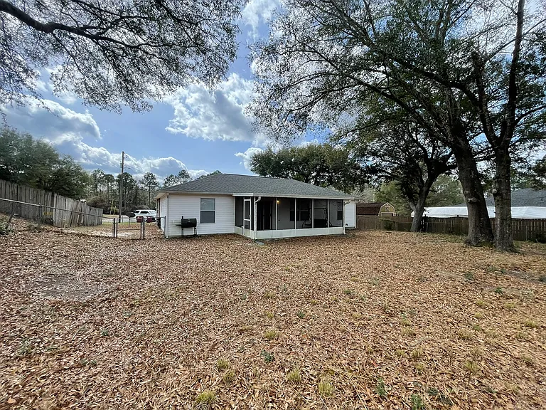 240 Westview Dr — Photo 11