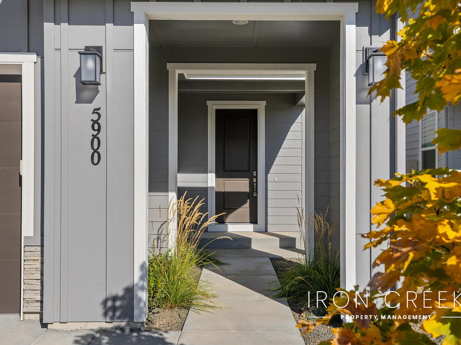 3 bed, 2.5 bath, 2060 sqft, $2,595 — Photo 2