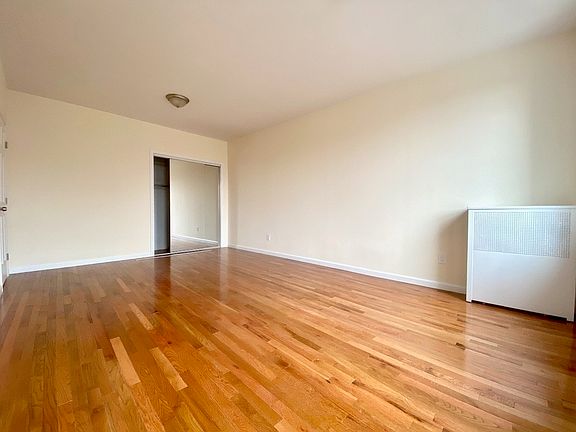 3rd image of 577 Isham St APT 5H