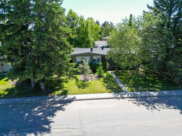361 NE Capri Ave NW, Calgary, AB T2L 0J5