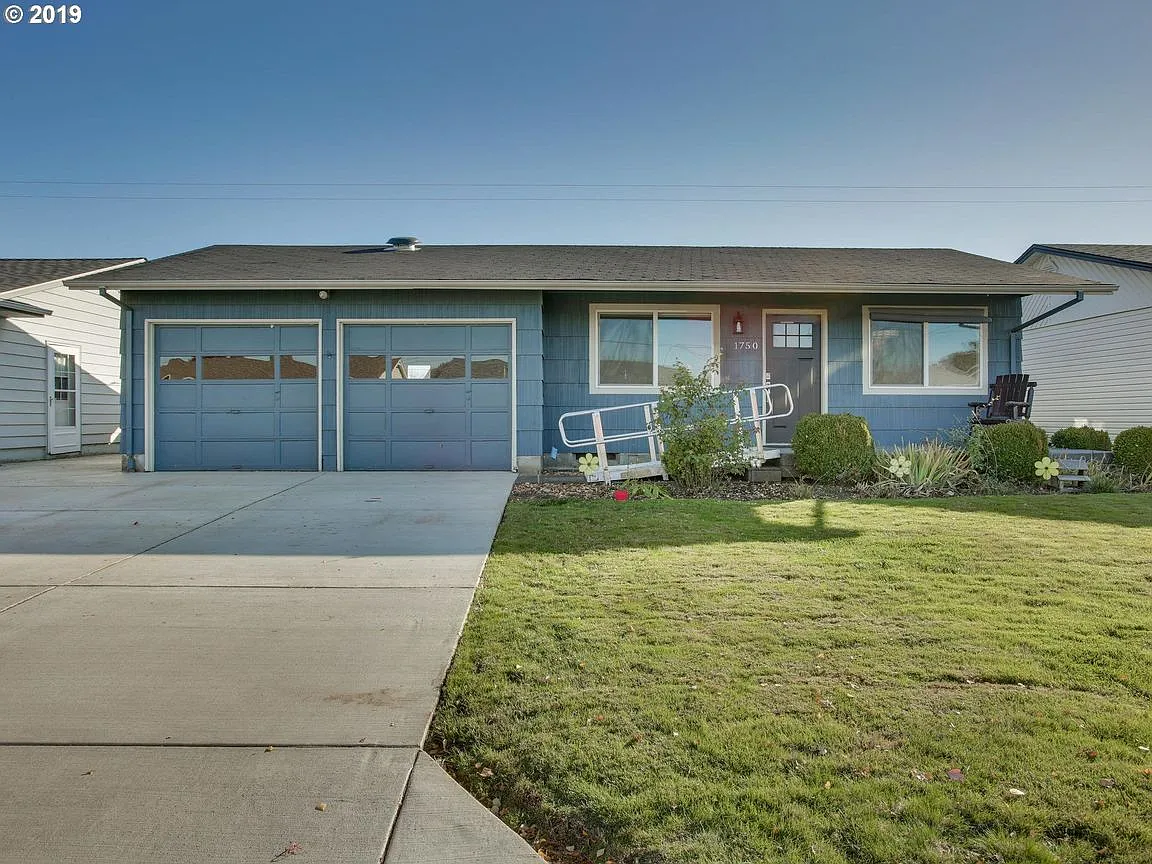 1750 Thompson Rd photo 1