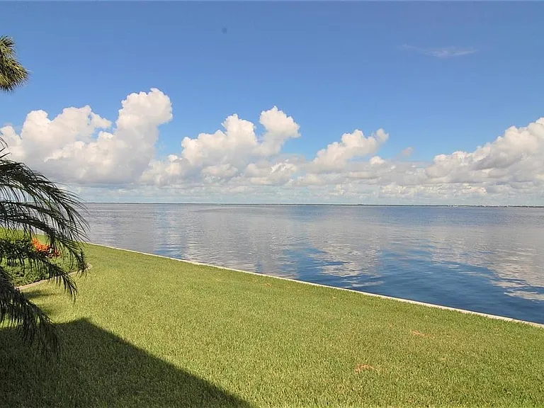 4C Colony Point Dr #4C — Photo 32