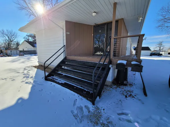 201 Rhodes Ave #B, Big Rock, IL 60511