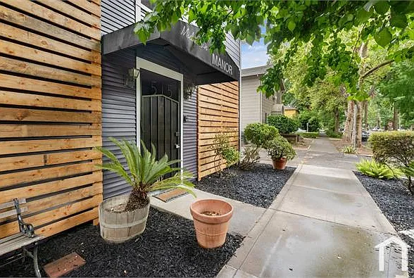 1 bed, 200 sqft, $995 — Photo 2