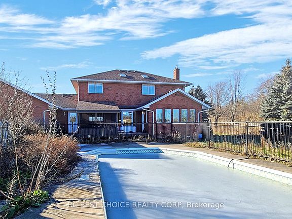 3rd image of 571 Hickory Beach Rd