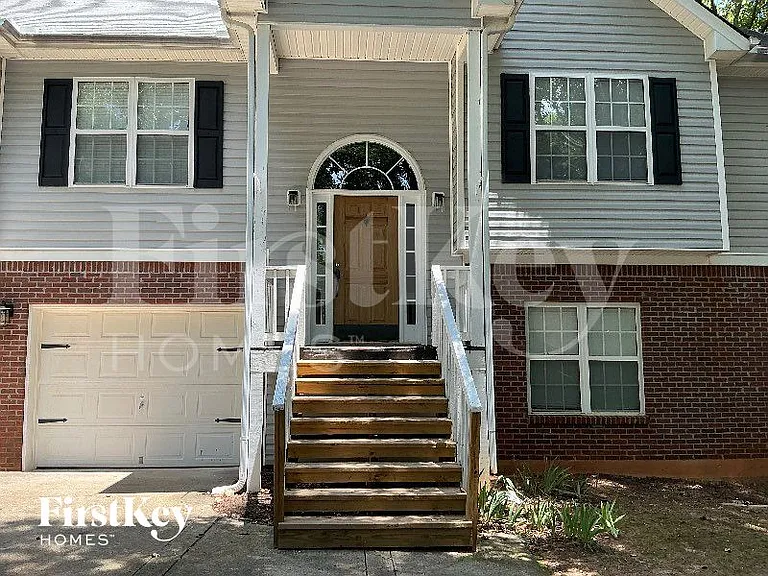 1303 Post Oak Ct — Photo 1