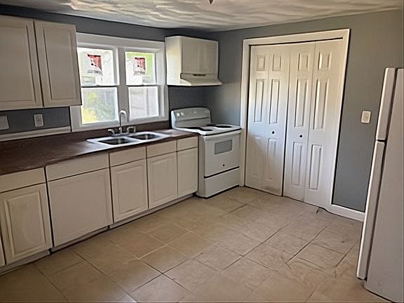 3rd image of 3018 George Washington Hwy