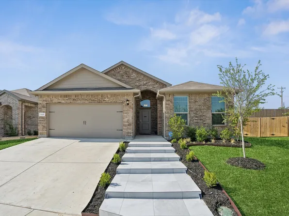 765 Beebrush Dr, Fort Worth, TX 76131