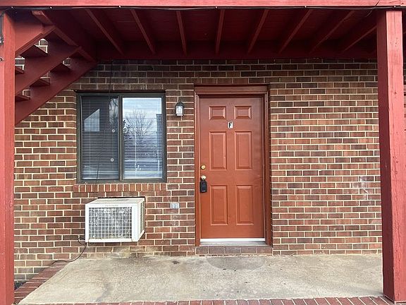 2nd image of 524 Norwood St #F