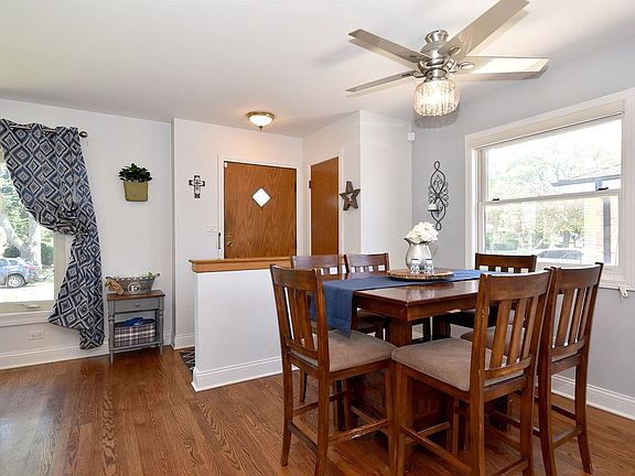 3rd image of 8426 N Oleander Ave