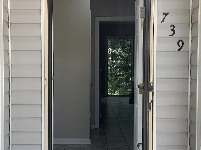 739 Ashbrook Rd — Photo 2