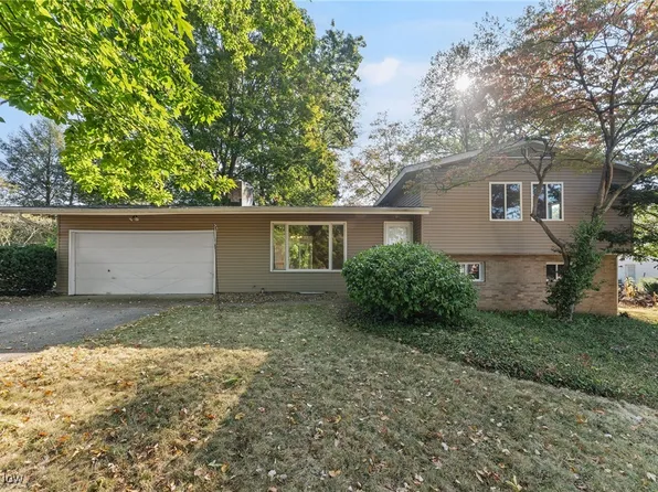 487 Beaumont Dr, Akron, OH 44333