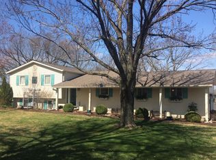 5001 Lancelot Ln, High Ridge, MO 63049