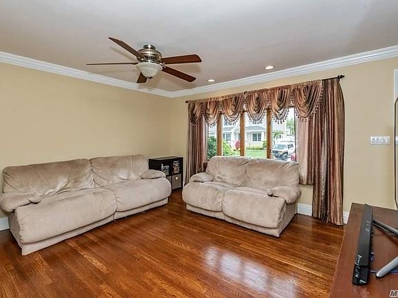 5th image of 177 Margaret Dr