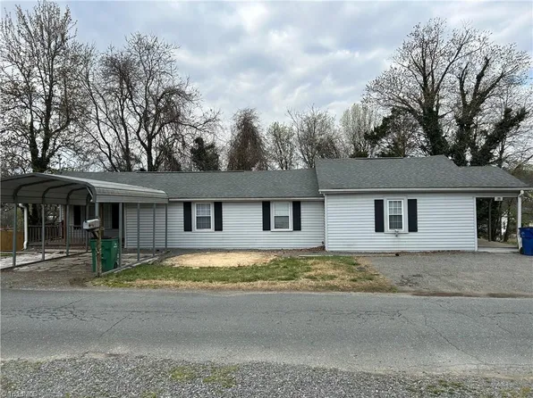 891 Carroll St, Mount Airy, NC 27030