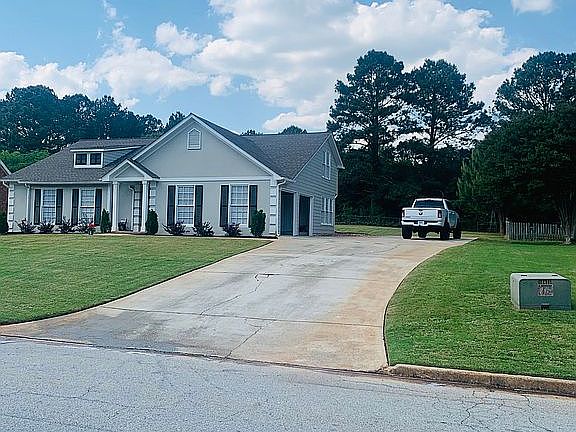 2nd image of 2406 Scarlet Ln SE