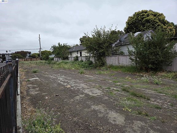 5th image of 22329 S Garden Ave