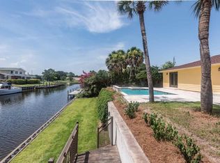1011 Coronado Dr, Gulf Breeze, FL 32563