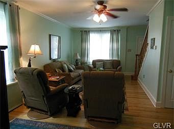 3rd image of 1512 Dennis St