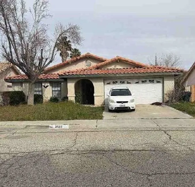 2523 W Avenue K10 photo 1