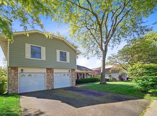 1059 Florida Ln, Elk Grove Village, IL 60007