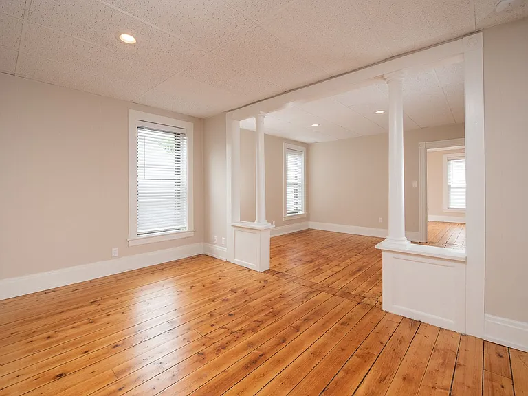 19 Warsaw Ave — Photo 2