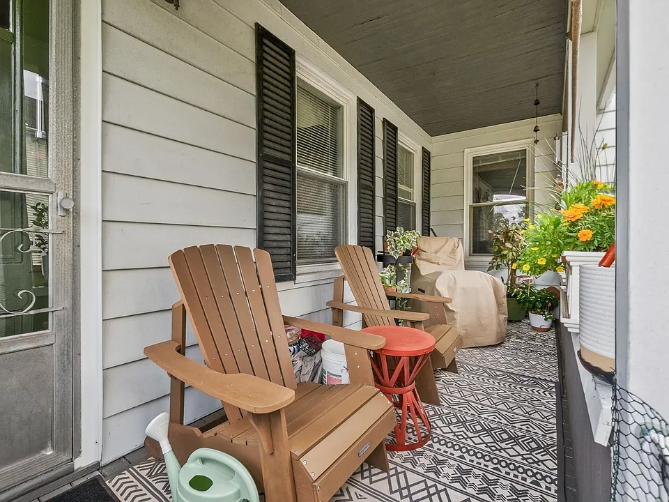 6 Mead St #1