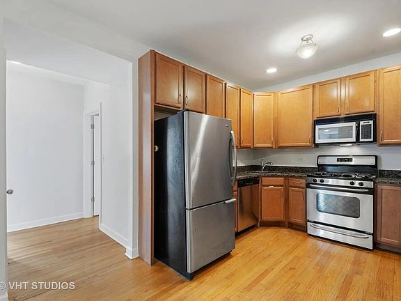 5th image of 4642 N Albany Ave APT 2E