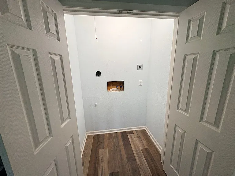 2213 Vine St — Photo 12