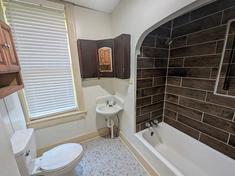 1524 S 24th St #1 — Photo 5
