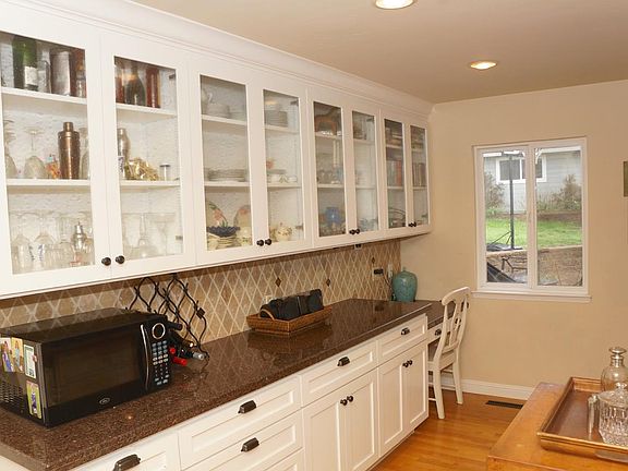 5th image of 214 Burlwood Dr