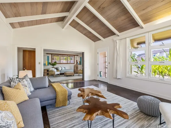 629 Kuana St, Honolulu, HI 96816