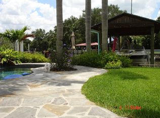 573 Suwanee Cir, Tampa, FL 33606