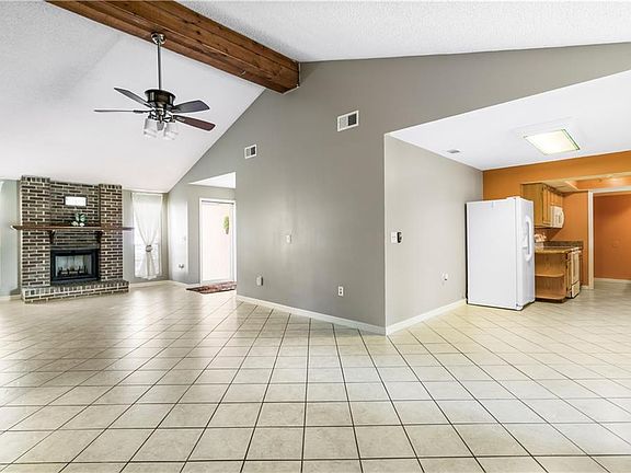 5th image of 7536 Willow Wisp Dr E