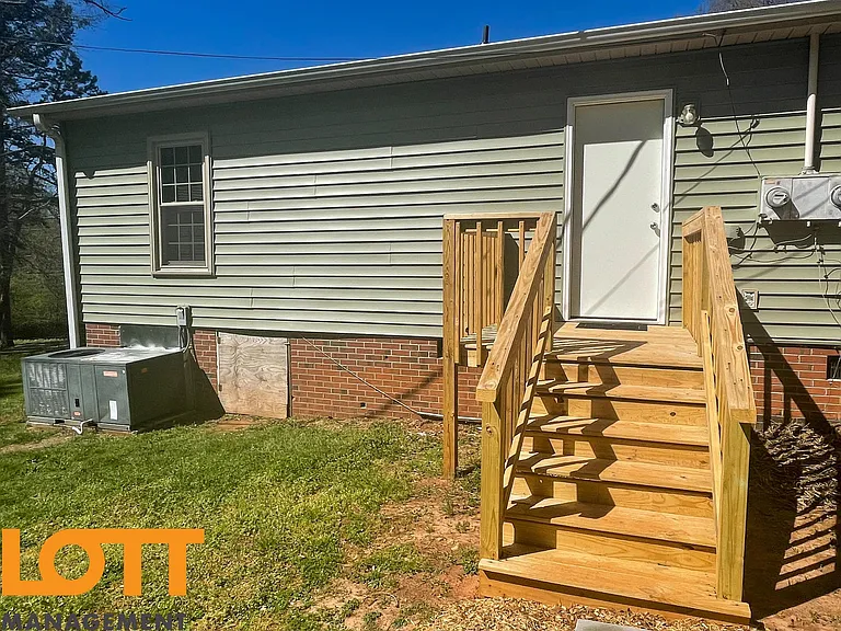 113 Newton Ave #B — Photo 17