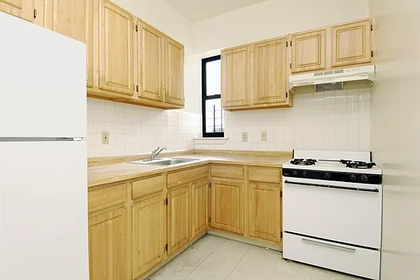 Sold by Citi Habitats | media 3