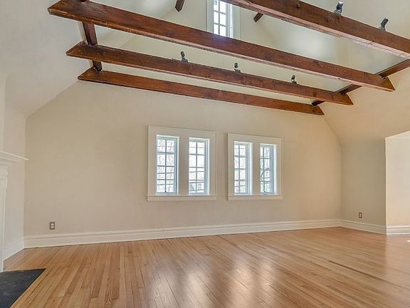 4th image of 1 Laurel Pl