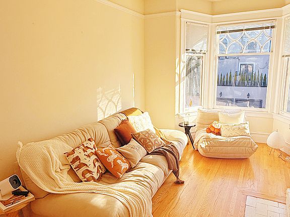 2nd image of 1743 Jones St #1743