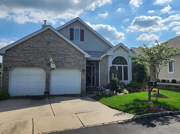 5 Trent Rd, Monroe Township, NJ 08831