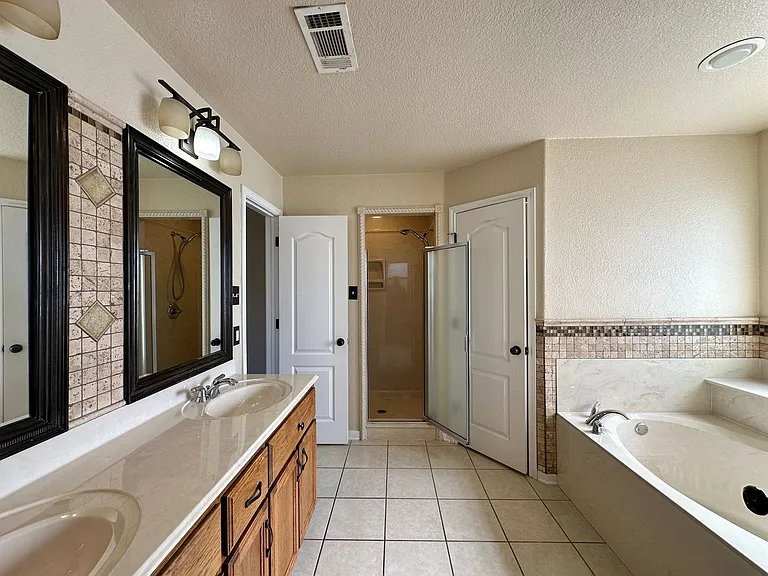 2601 Lavender Ln — Photo 25