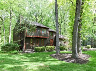 206 Yale Dr, Lincroft, NJ
