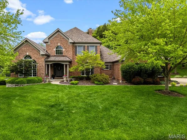 17903 White Robin Ct, Chesterfield, MO 63005